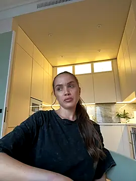 Beverly Hilll online show from October 2025 01:03:02 PM