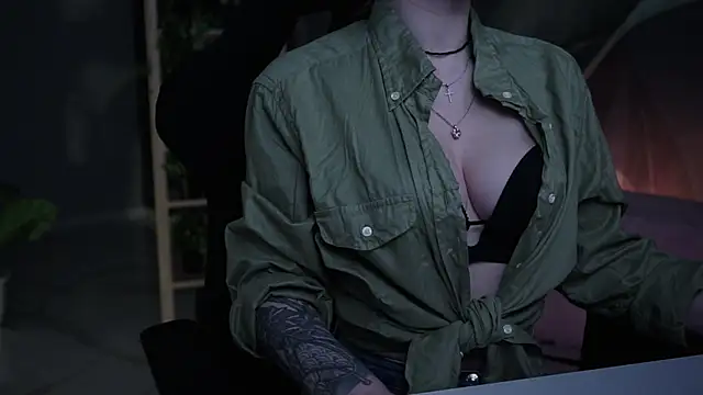 OliviaMcClean online show from November 2025 05:40:01 AM