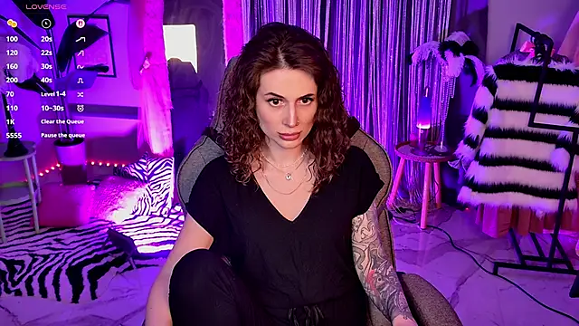 OliviaMcClean online show from June 2026 04:45:02 PM