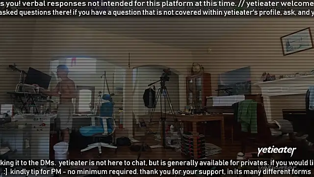Snapshot of yetieater chatting on June 2026 04:09:01 PM yetieater online show from June 2026 04:09:01 PM