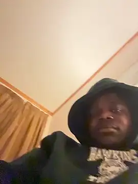 Snapshot of Julesgram chatting on November 2025 11:40:02 PM Julesgram online show from November 2025 11:40:02 PM