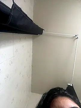 Snapshot of mayteziinhaa chatting on September 2025 03:05:01 PM mayteziinhaa online show from September 2025 03:05:01 PM