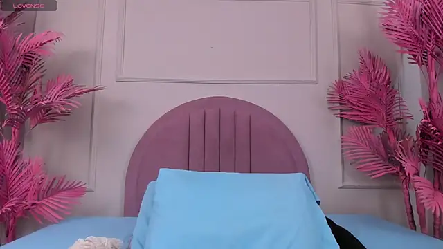 Snapshot of Hanaahquinn chatting on November 2025 11:42:02 AM Hanaahquinn online show from November 2025 11:42:02 AM