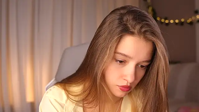 UdelaHathorne online show from October 2025 03:35:01 PM
