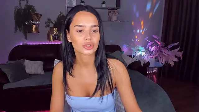 Snapshot of DanaSincere chatting on April 2026 04:52:02 AM DanaSincere online show from April 2026 04:52:02 AM