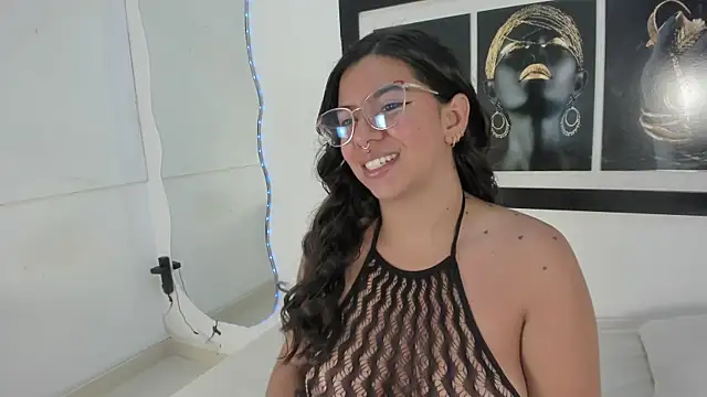 emilyy cooperr online show from September 2025 01:00:02 PM