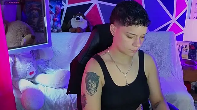 demimoore222 online show from April 2026 06:05:01 PM