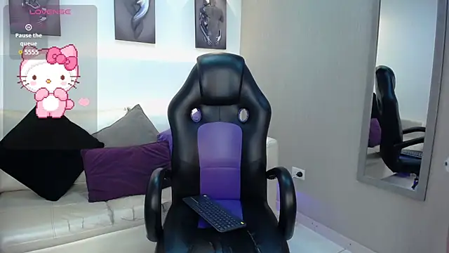 MiiaSuki online show from January 2026 05:10:02 AM