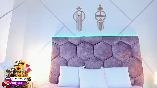 aurora collinss  online show from December 2025 12:36:02 PM