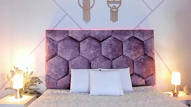 aurora collinss  online show from February 2026 12:45:02 PM