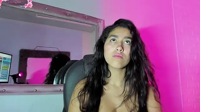 Mia Montess online show from February 2026 08:47:01 PM