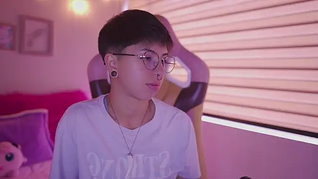 tommy blue online show from April 2026 12:33:01 PM