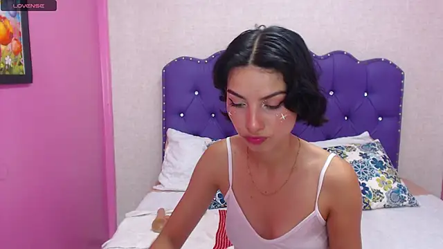 Emilly Copers online show from March 2025 04:14:02 PM