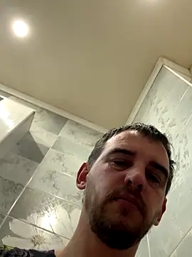 Snapshot of Maxpeins chatting on December 2025 11:03:02 AM Maxpeins online show from December 2025 11:03:02 AM