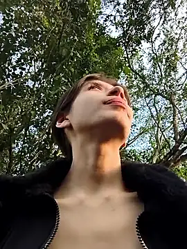 KratosAfroditacs online show from April 2026 10:37:02 PM