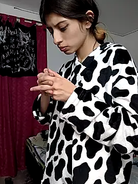 KratosAfroditacs online show from April 2026 12:29:02 PM