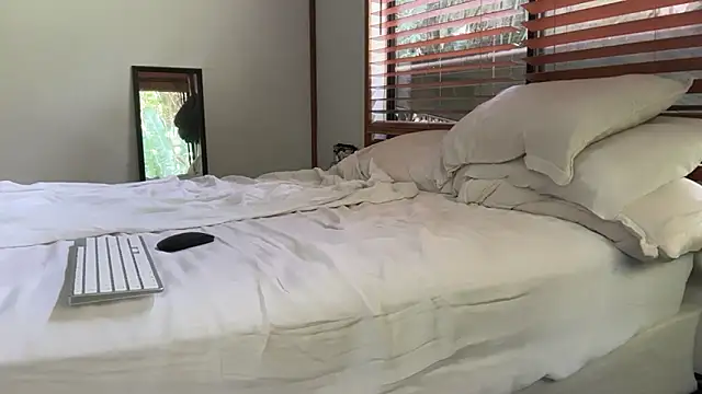 pleasuresponge online show from December 2025 02:30:02 AM