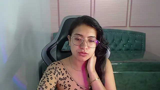 alexa romero t online show from October 2025 12:03:01 PM