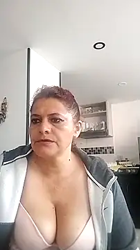 BiancaSteel online show from November 2025 01:00:01 PM