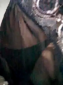 Snapshot of Sandra42 chatting on November 2025 11:48:01 PM Sandra42 online show from November 2025 11:48:01 PM