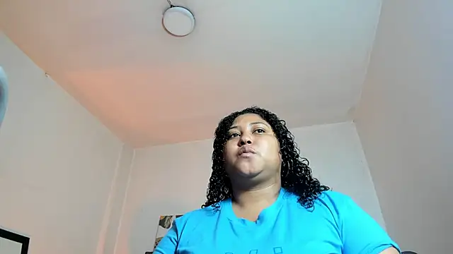 Ayliinn  online show from November 2025 02:44:02 AM