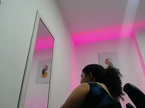 Ayliinn  online show from June 2026 01:32:02 AM