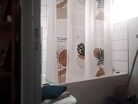 Snapshot of coolbrady17 chatting on March 2025 02:27:02 AM coolbrady17 online show from March 2025 02:27:02 AM