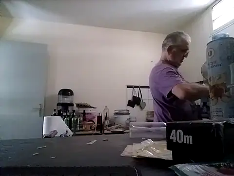 Snapshot of coolbrady17 chatting on March 2025 06:36:02 AM coolbrady17 online show from March 2025 06:36:02 AM