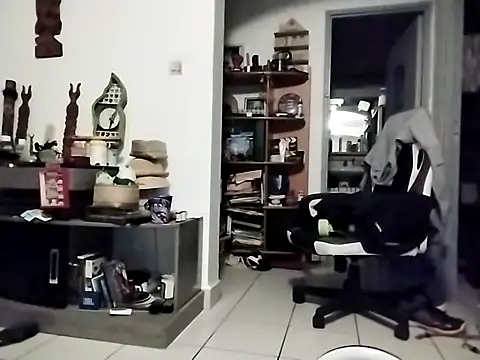 Snapshot of coolbrady17 chatting on March 2025 01:24:02 AM coolbrady17 online show from March 2025 01:24:02 AM