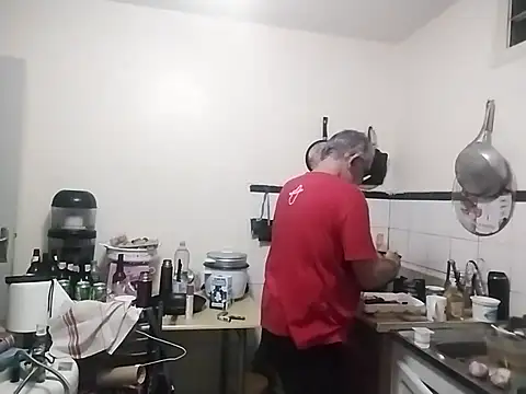 Snapshot of coolbrady17 chatting on March 2025 03:25:02 PM coolbrady17 online show from March 2025 03:25:02 PM