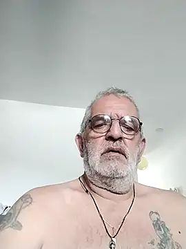 Snapshot of coolbrady17 chatting on September 2025 04:45:01 AM coolbrady17 online show from September 2025 04:45:01 AM