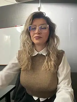 Isabella Varella online show from February 2026 12:59:02 PM