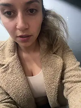 Isabella Varella online show from February 2026 12:34:01 PM