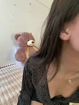 ZaraLuuv online show from February 2026 06:03:02 PM