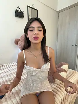 ZaraLuuv online show from March 2026 06:36:01 PM