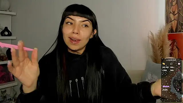 Saraa Desiree online show from September 2025 01:35:01 PM