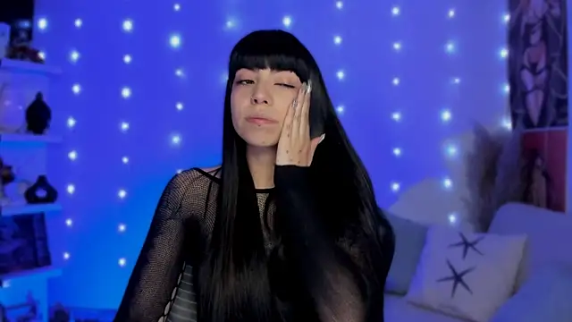 Saraa Desiree online show from November 2025 11:51:01 PM