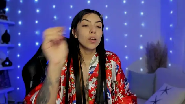 Saraa Desiree online show from December 2025 09:24:02 PM