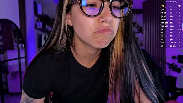 Saraa Desiree online show from March 2026 09:27:02 PM