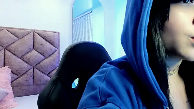 elaia muller  online show from November 2025 03:16:02 AM