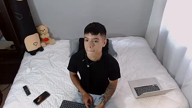 ErosKhaos online show from April 2026 08:59:02 PM