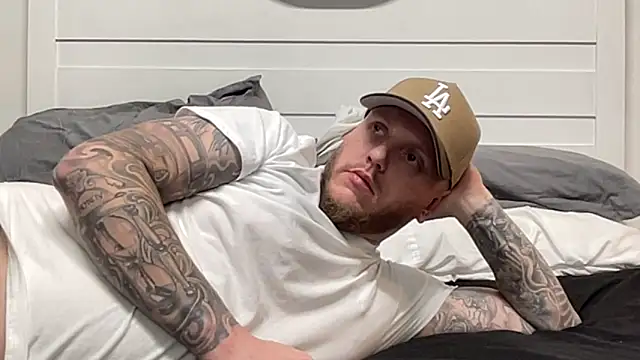 Snapshot of Thegreatwhitepipe chatting on November 2025 11:20:01 AM Thegreatwhitepipe online show from November 2025 11:20:01 AM