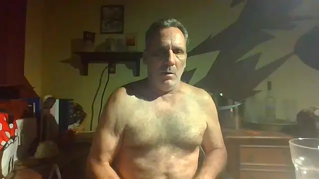 Snapshot of HunkofRock chatting on July 2026 01:58:33 AM HunkofRock online show from July 2026 01:58:33 AM