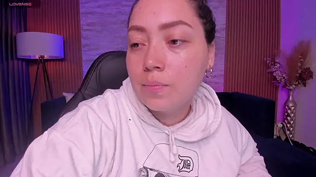 heidy johns online show from November 2025 03:23:02 AM