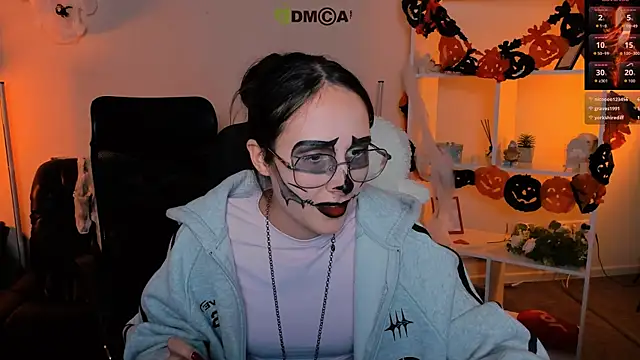 Snapshot of mona_cloud chatting on October 2025 01:13:02 AM mona cloud online show from October 2025 01:13:02 AM