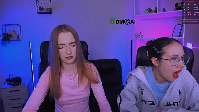 Snapshot of mona_cloud chatting on November 2025 08:10:01 PM mona cloud online show from November 2025 08:10:01 PM