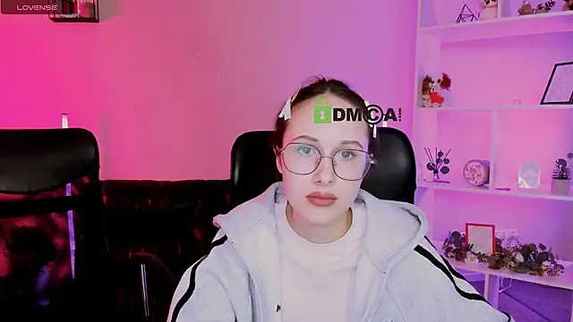 Snapshot of mona_cloud chatting on December 2025 12:15:02 AM mona cloud online show from December 2025 12:15:02 AM