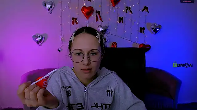 Snapshot of mona_cloud chatting on February 2026 07:51:02 PM mona cloud online show from February 2026 07:51:02 PM