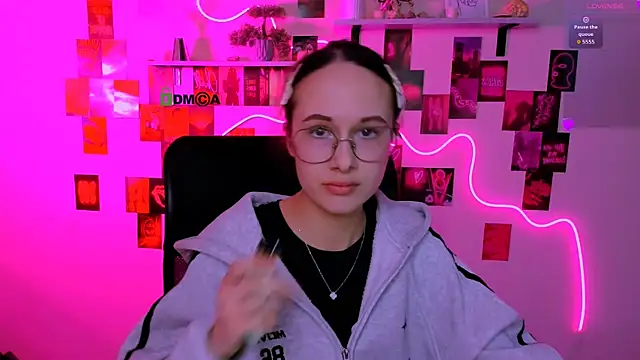 mona cloud online show from April 2026 07:11:02 PM