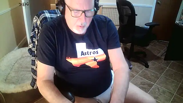 superbearboss online show from October 2025 01:39:01 PM